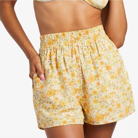 Billabong Love To Lounge Elastic Waist Shorts Yellow Floral Print Size S Small - Picture 2 of 8